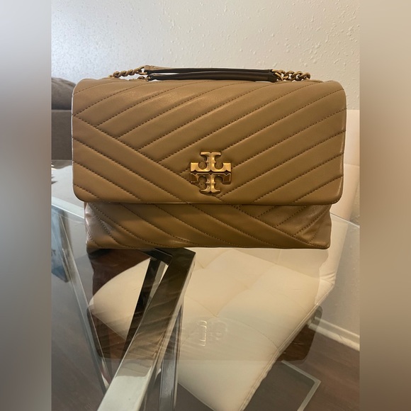 Tory Burch Handbags - Tory Burch Kira Chevron convertible shoulder bag.